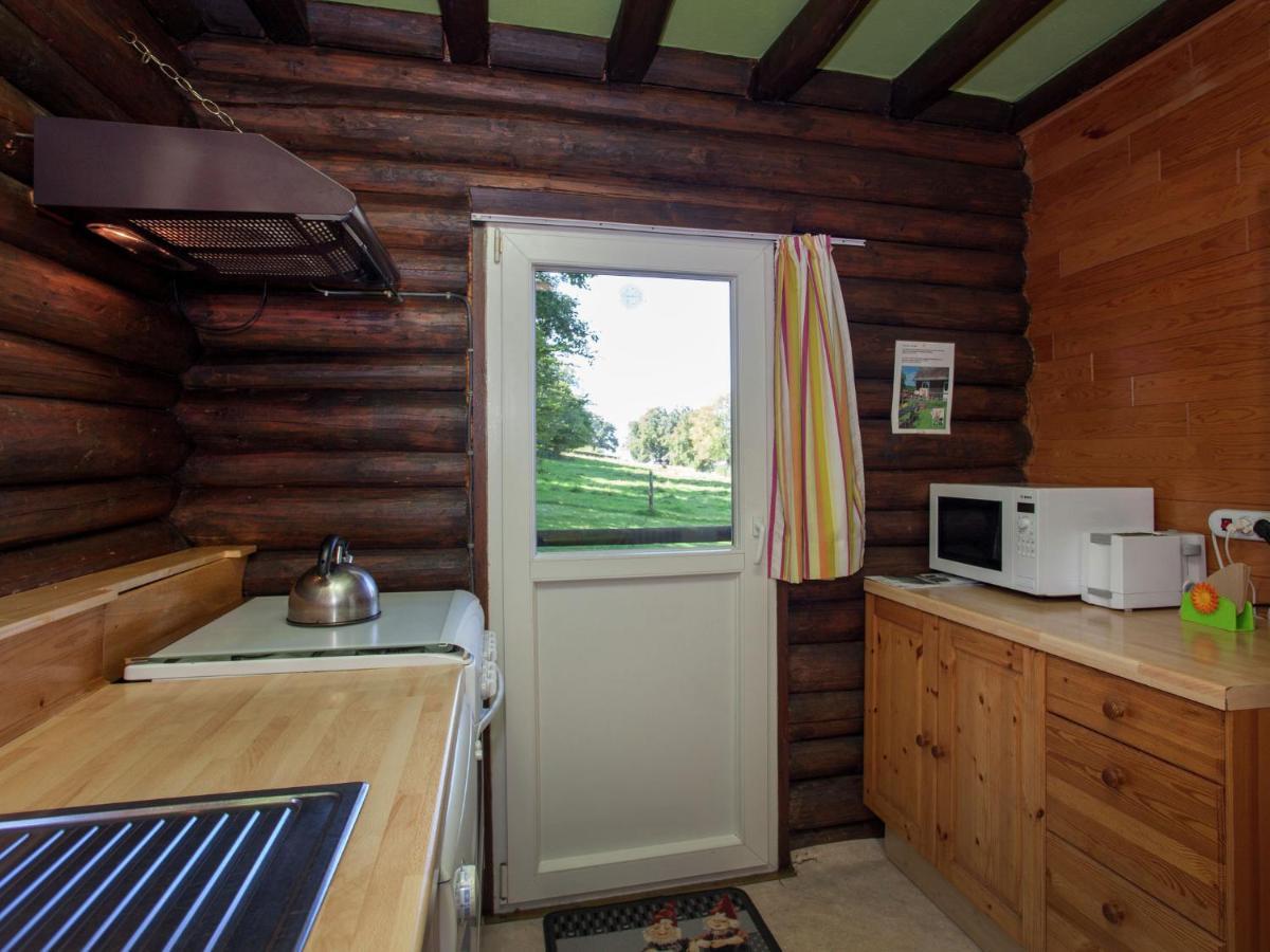 פרנקורשנס Open Wooden Chalet Built Against A Hill מראה חיצוני תמונה