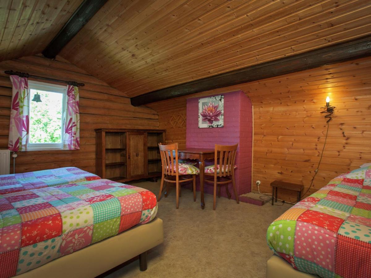 פרנקורשנס Open Wooden Chalet Built Against A Hill מראה חיצוני תמונה